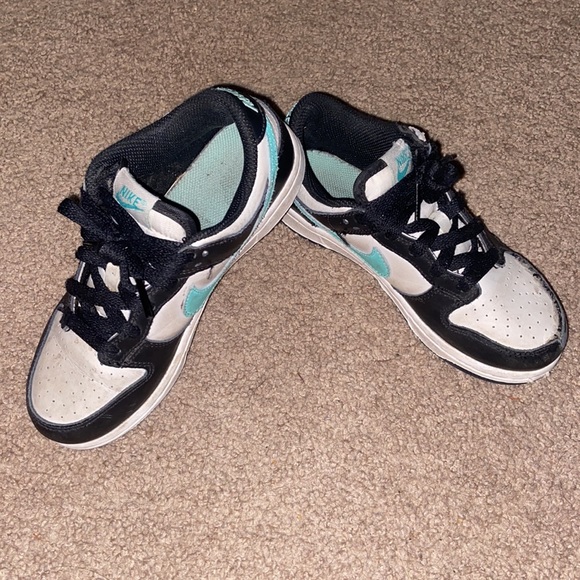 Nike - Picture 2 of 6